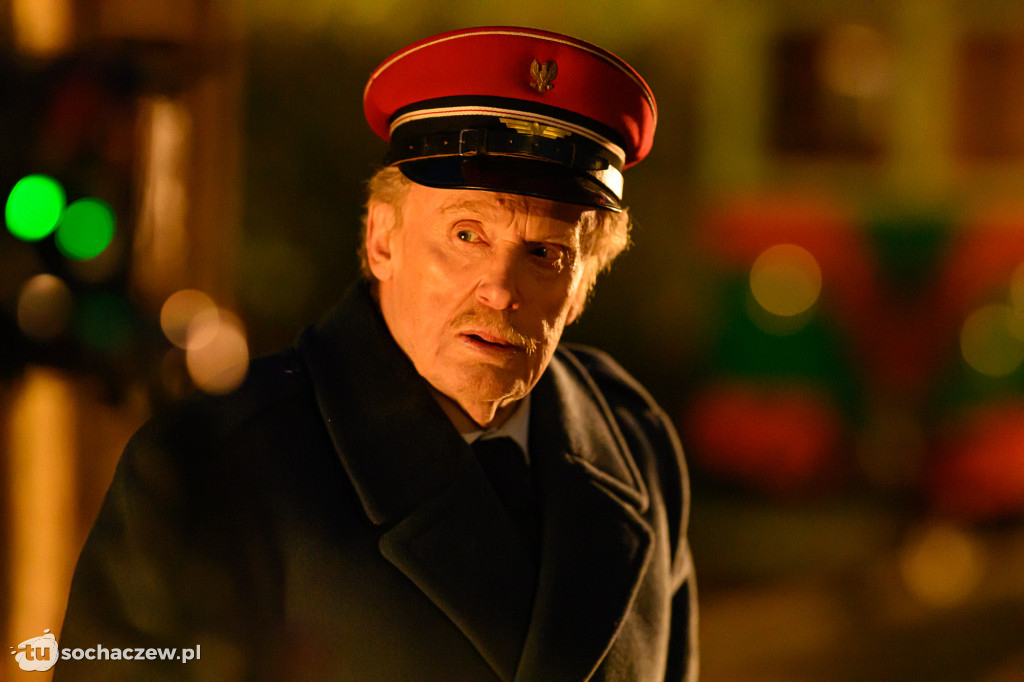 Daniel Olbrychski na planie sochaczewskiej wąskotorówki