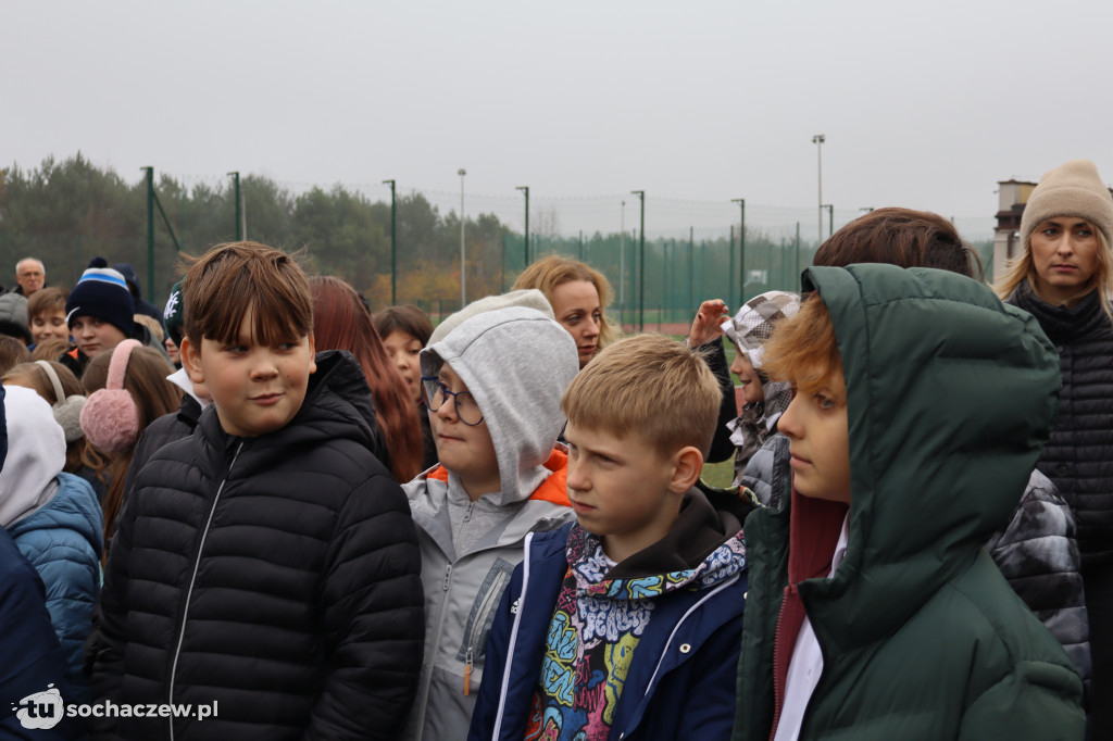 Młodzieszyn: budowę hali czas zacząć, wbito łopaty