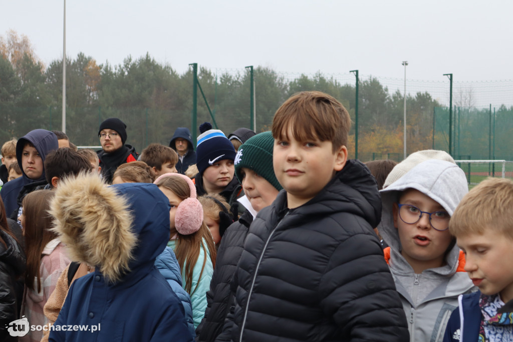 Młodzieszyn: budowę hali czas zacząć, wbito łopaty