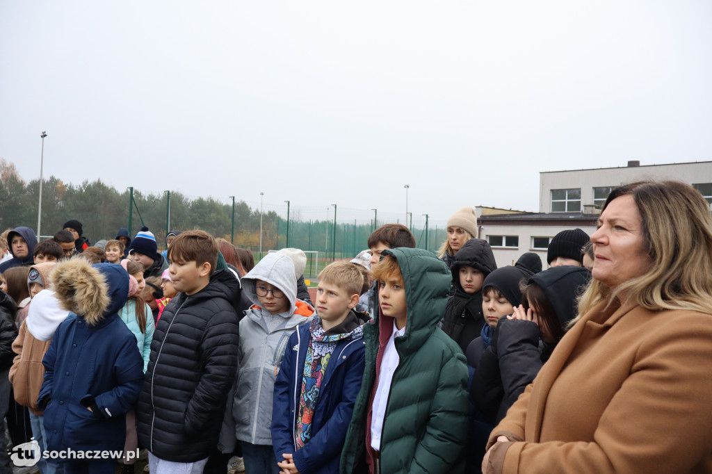 Młodzieszyn: budowę hali czas zacząć, wbito łopaty