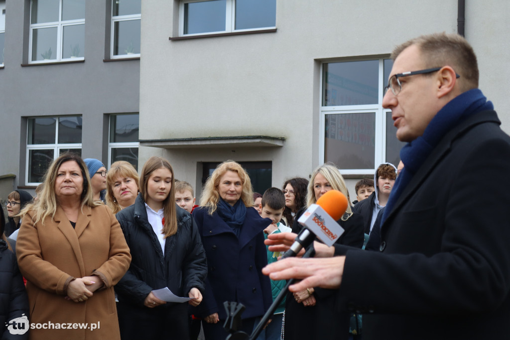 Młodzieszyn: budowę hali czas zacząć, wbito łopaty