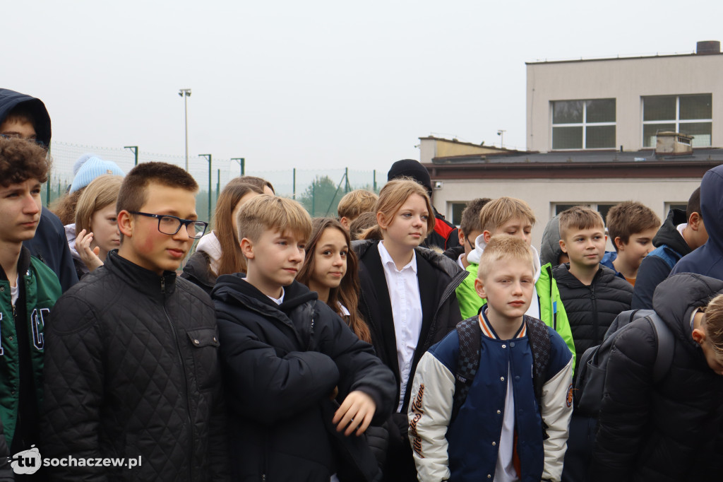 Młodzieszyn: budowę hali czas zacząć, wbito łopaty