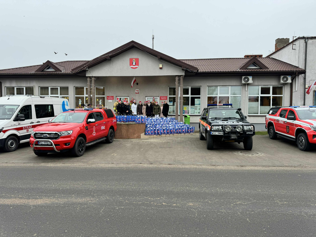 Paczki świąteczne dla mieszkańców gminy Młodzieszyn