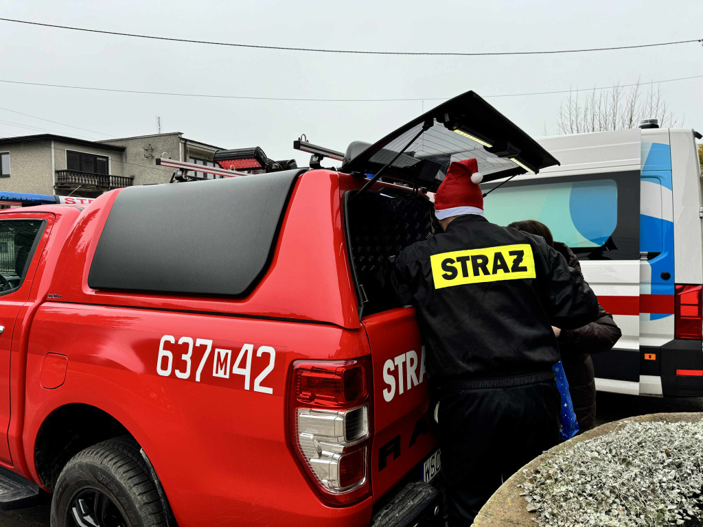 Paczki świąteczne dla mieszkańców gminy Młodzieszyn