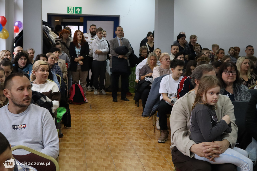 Podsumowano zbiórkę puszek i makulatury