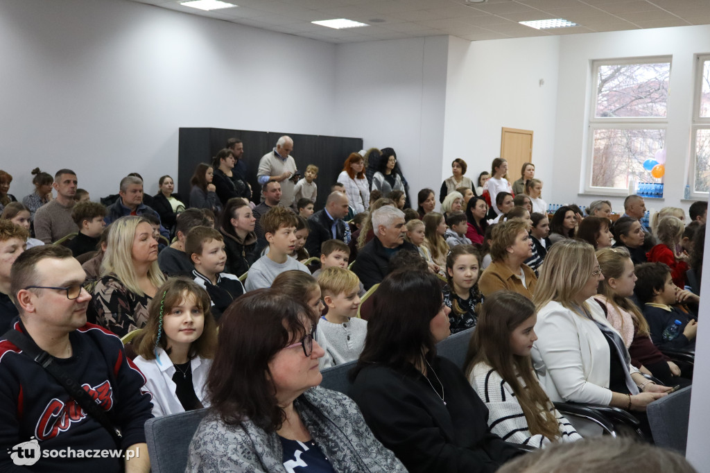 Podsumowano zbiórkę puszek i makulatury