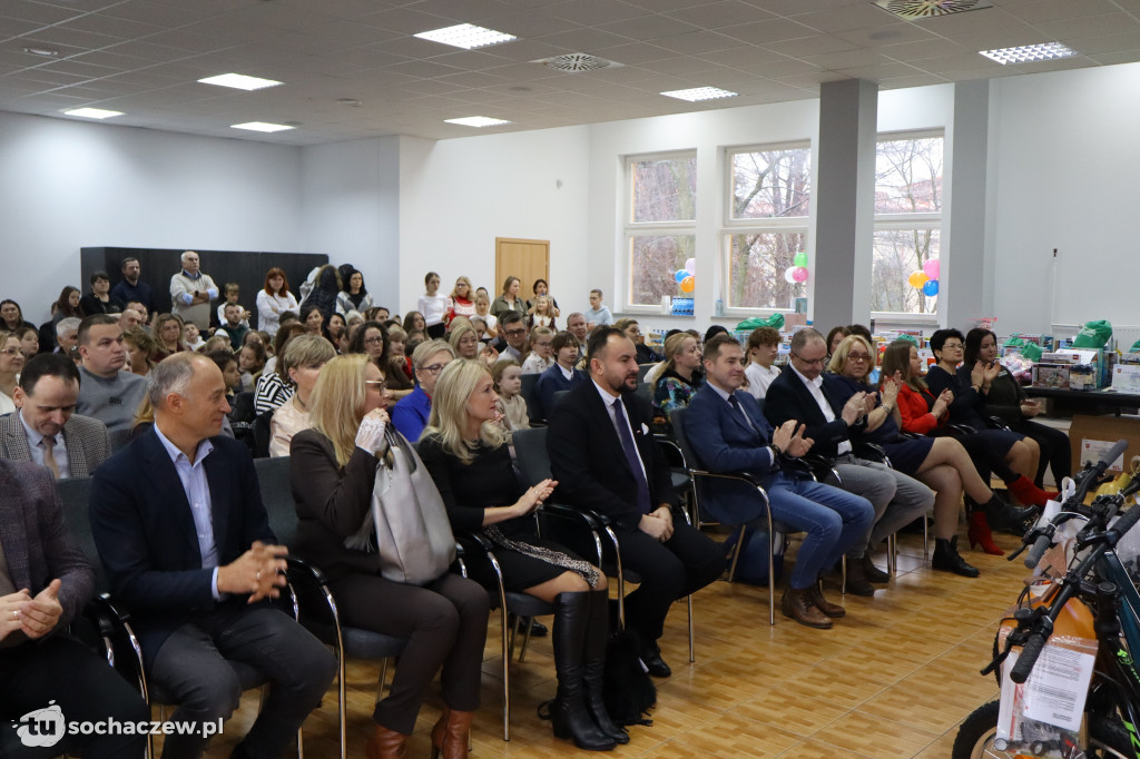 Podsumowano zbiórkę puszek i makulatury