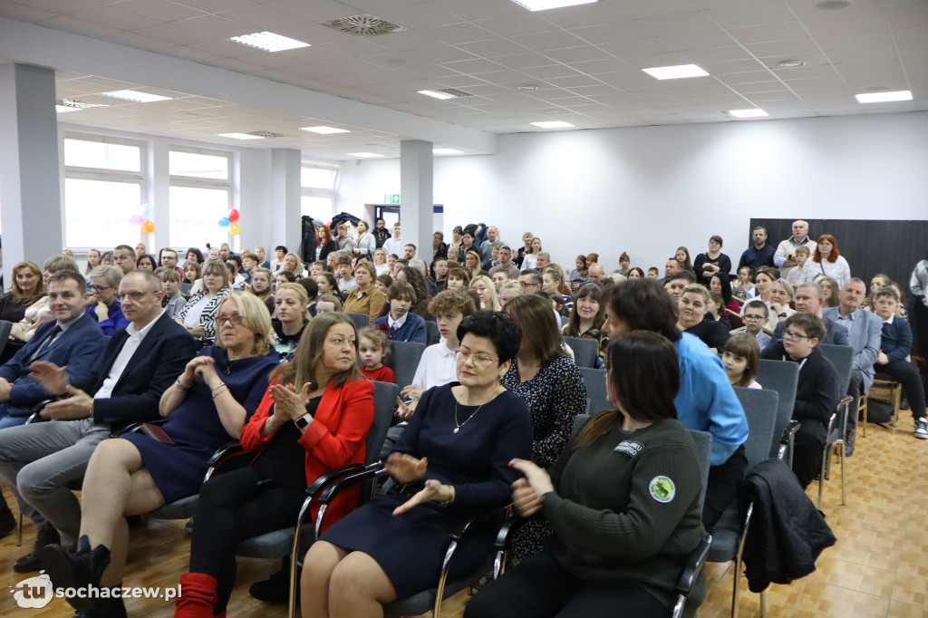 Podsumowano zbiórkę puszek i makulatury