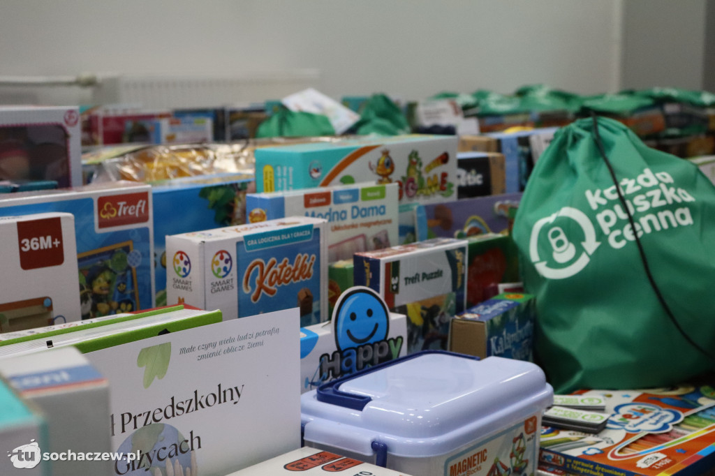 Podsumowano zbiórkę puszek i makulatury