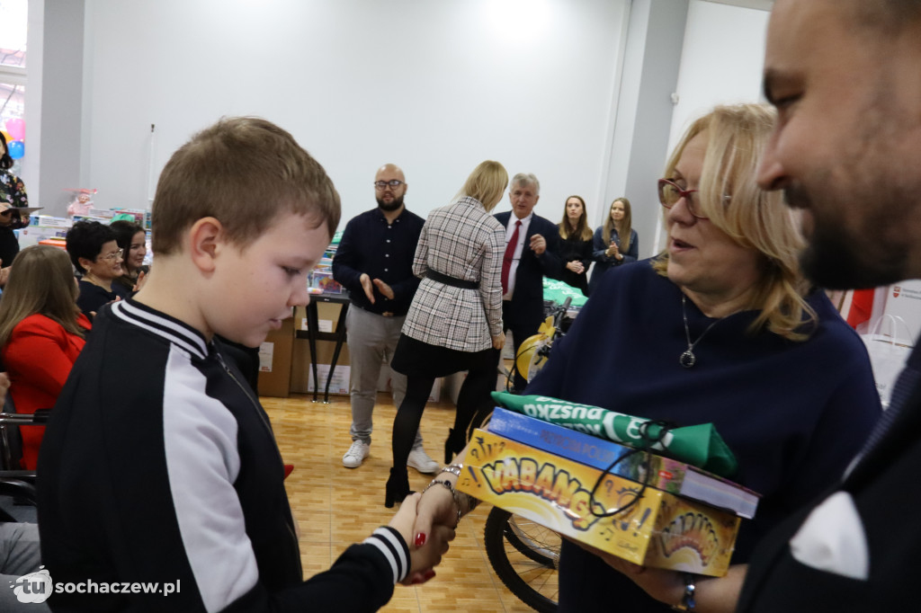 Podsumowano zbiórkę puszek i makulatury