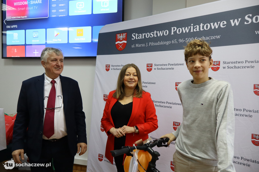 Podsumowano zbiórkę puszek i makulatury