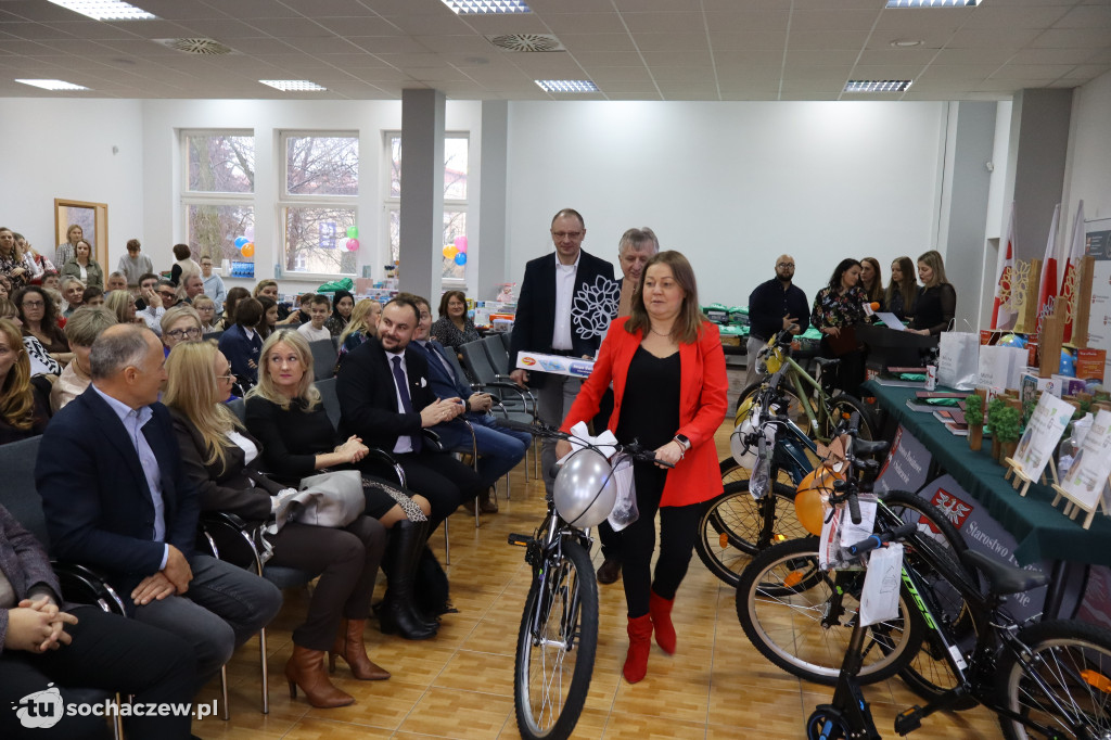 Podsumowano zbiórkę puszek i makulatury