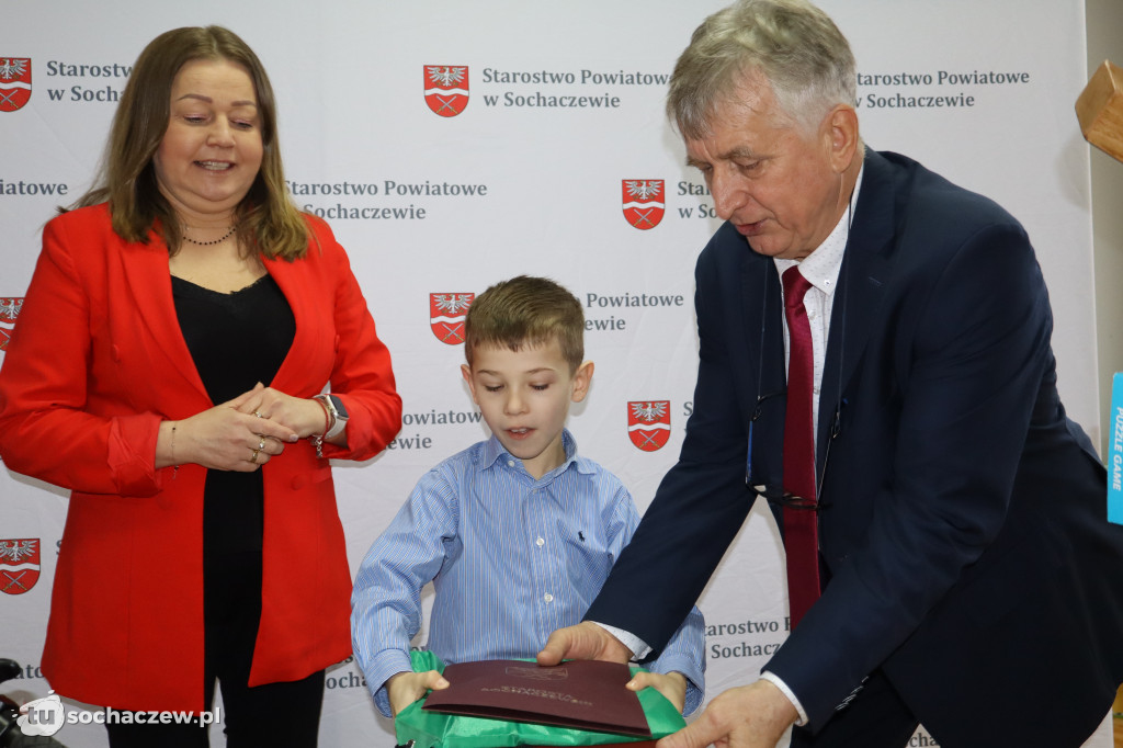 Podsumowano zbiórkę puszek i makulatury