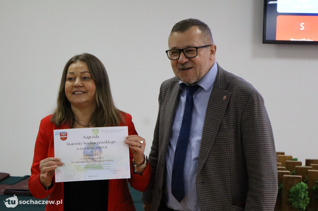 Podsumowano zbiórkę puszek i makulatury