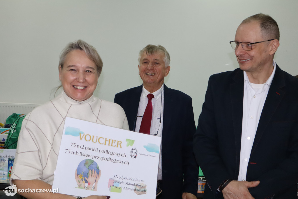 Podsumowano zbiórkę puszek i makulatury