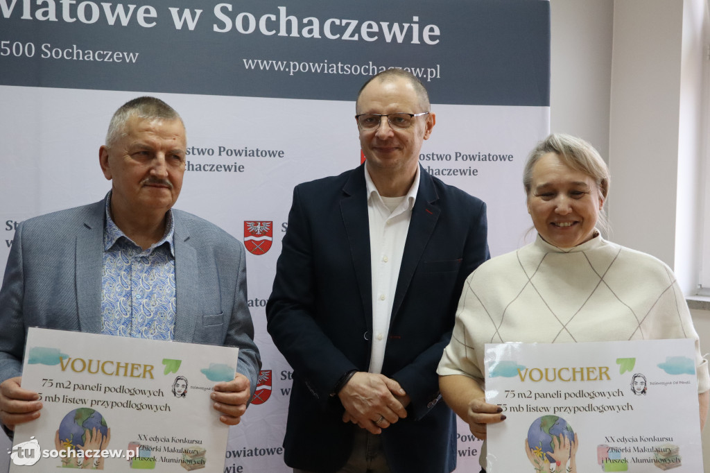 Podsumowano zbiórkę puszek i makulatury