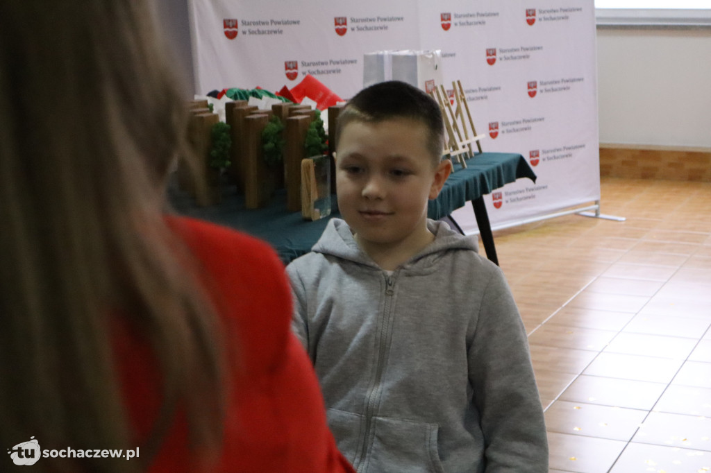 Podsumowano zbiórkę puszek i makulatury