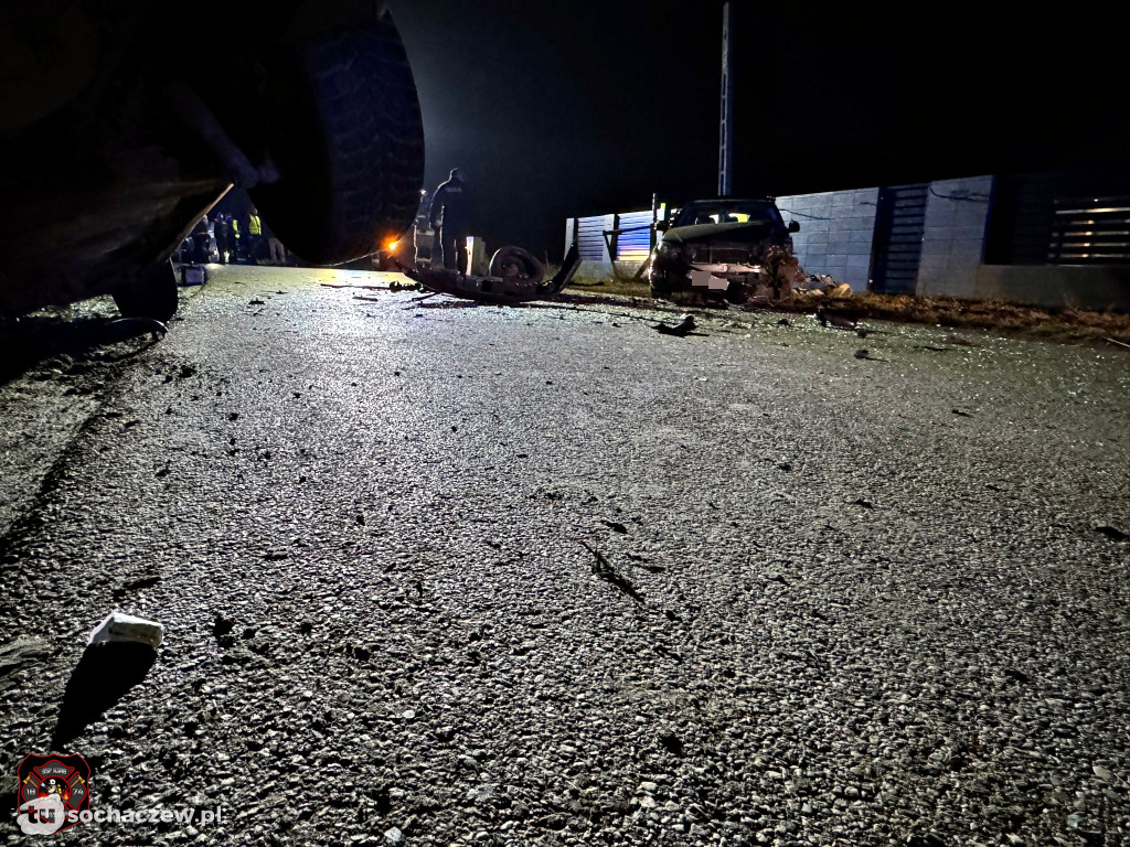 Czołówka w Adamowej Górze, dwie osoby w szpitalu