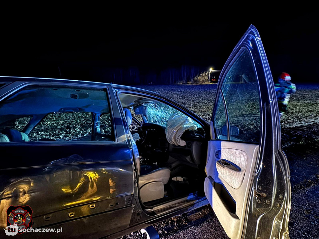 Czołówka w Adamowej Górze, dwie osoby w szpitalu