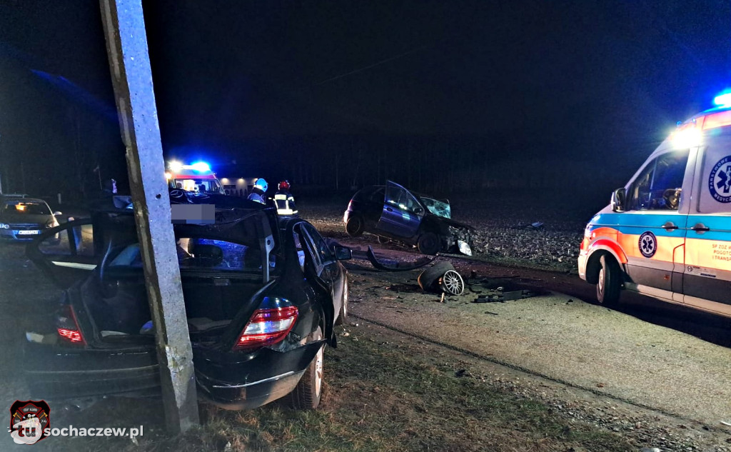 Czołówka w Adamowej Górze, dwie osoby w szpitalu