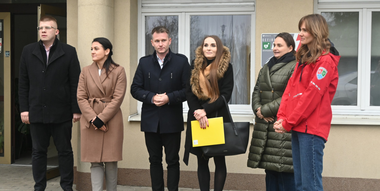 Defibrylator przy sochaczewskim Ogrodniku przekazany