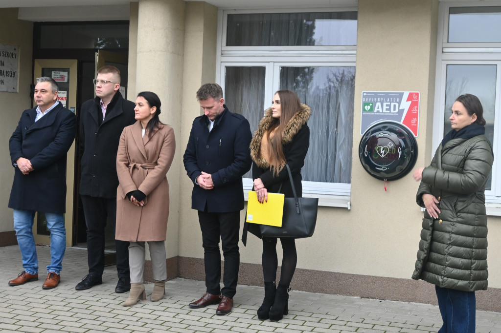 Defibrylator przy sochaczewskim Ogrodniku przekazany