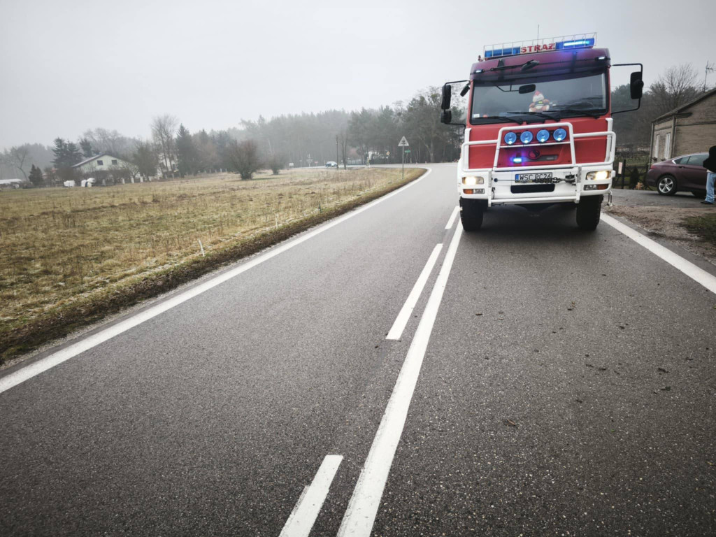 Szklanka na drogach: były zdarzenia, w tym dachowanie