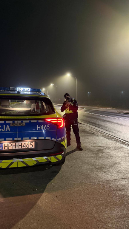 Szklanka na drogach: były zdarzenia, w tym dachowanie