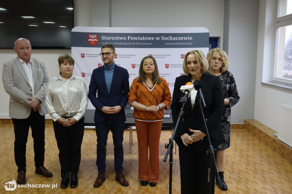 Podpisanie umowy na rozbudowę drogi Żdżarów - Rybno