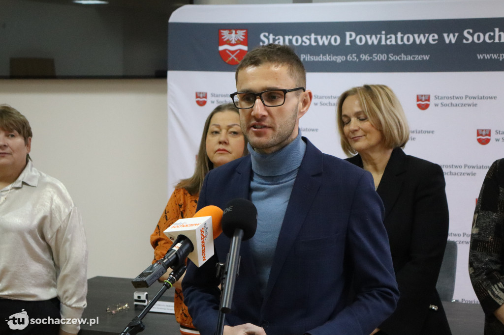 Podpisanie umowy na rozbudowę drogi Żdżarów - Rybno