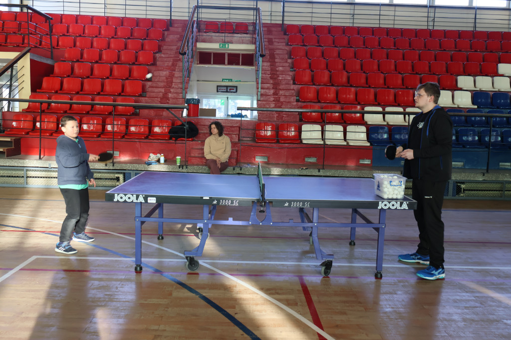 Bezpieczne Ferie z MOSiR-em: tenis stołowy