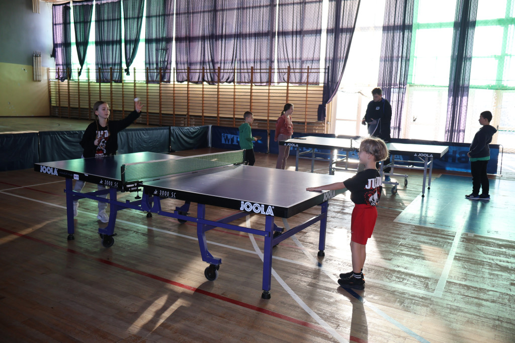 Bezpieczne Ferie z MOSiR-em: tenis stołowy