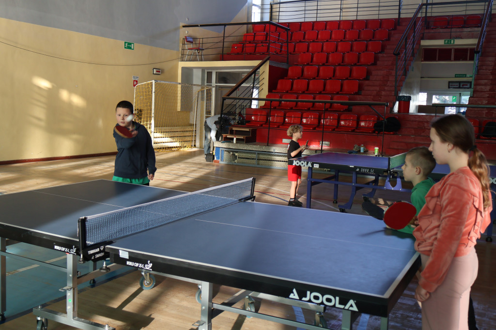 Bezpieczne Ferie z MOSiR-em: tenis stołowy