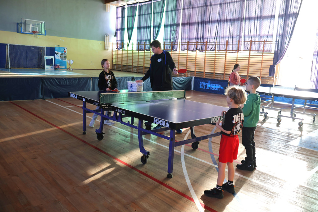 Bezpieczne Ferie z MOSiR-em: tenis stołowy