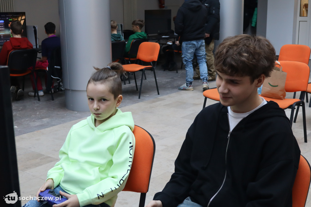 Ferie w Sochaczewie: grają w fifę, trwa turniej e-sportowy