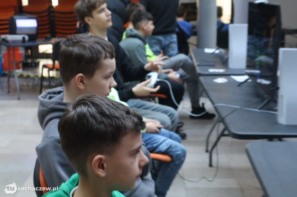 Ferie w Sochaczewie: grają w fifę, trwa turniej e-sportowy