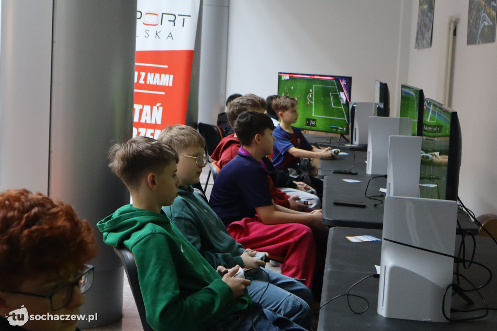 Ferie w Sochaczewie: grają w fifę, trwa turniej e-sportowy