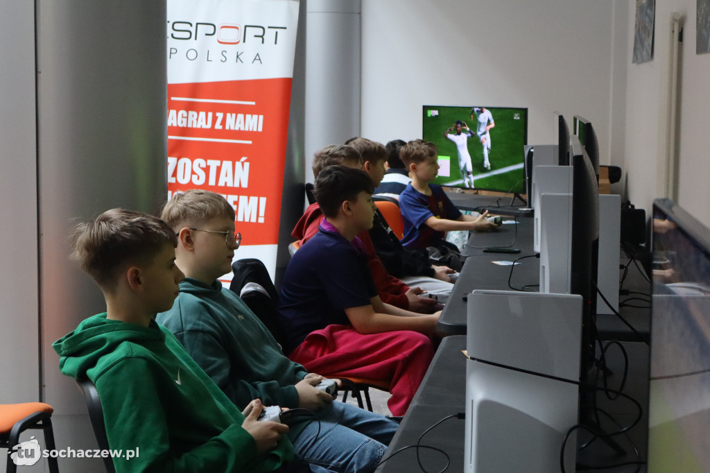 Ferie w Sochaczewie: grają w fifę, trwa turniej e-sportowy