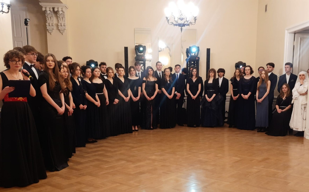 Studniówka w LO Sióstr Niepokalanek w Szymanowie