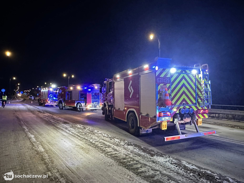Poważny wypadek na moście w Sochaczewie. Trzy osoby trafiły do szpitala
