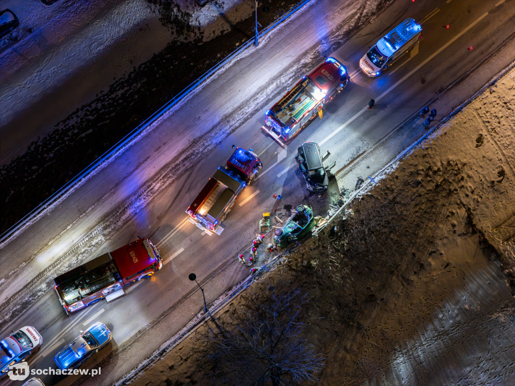 Poważny wypadek na moście w Sochaczewie. Trzy osoby trafiły do szpitala