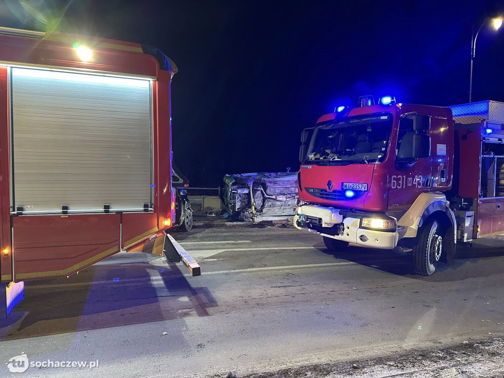 Poważny wypadek na moście w Sochaczewie. Trzy osoby trafiły do szpitala