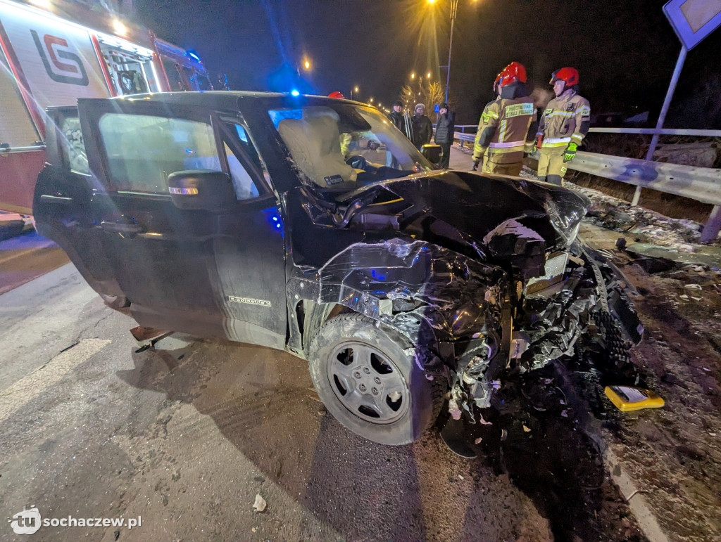 Poważny wypadek na moście w Sochaczewie. Trzy osoby trafiły do szpitala