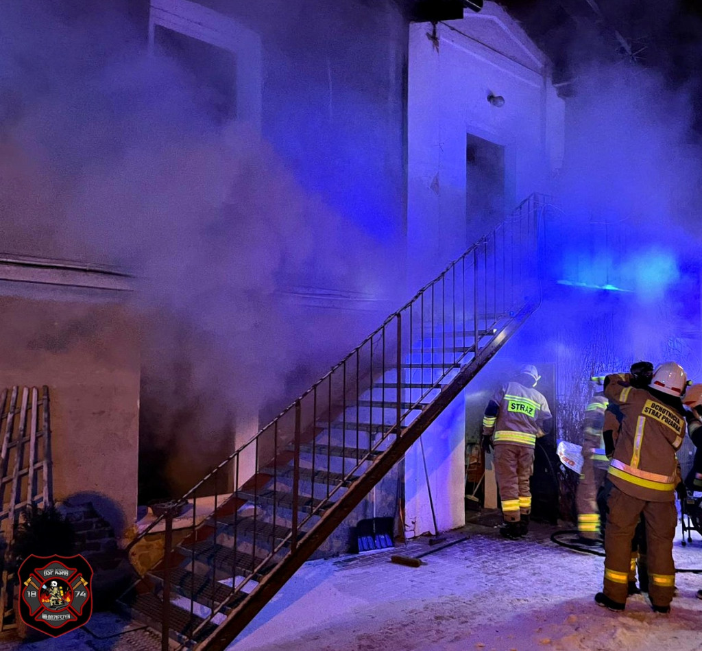 Pożar w kamienicy w Młodzieszynie