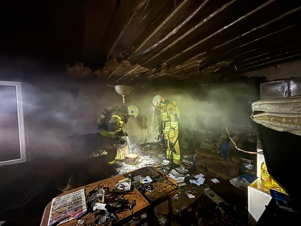 Pożar w kamienicy w Młodzieszynie