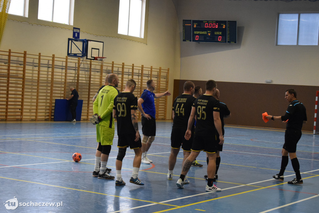 Piłkarska rywalizacja druhów i strażaków