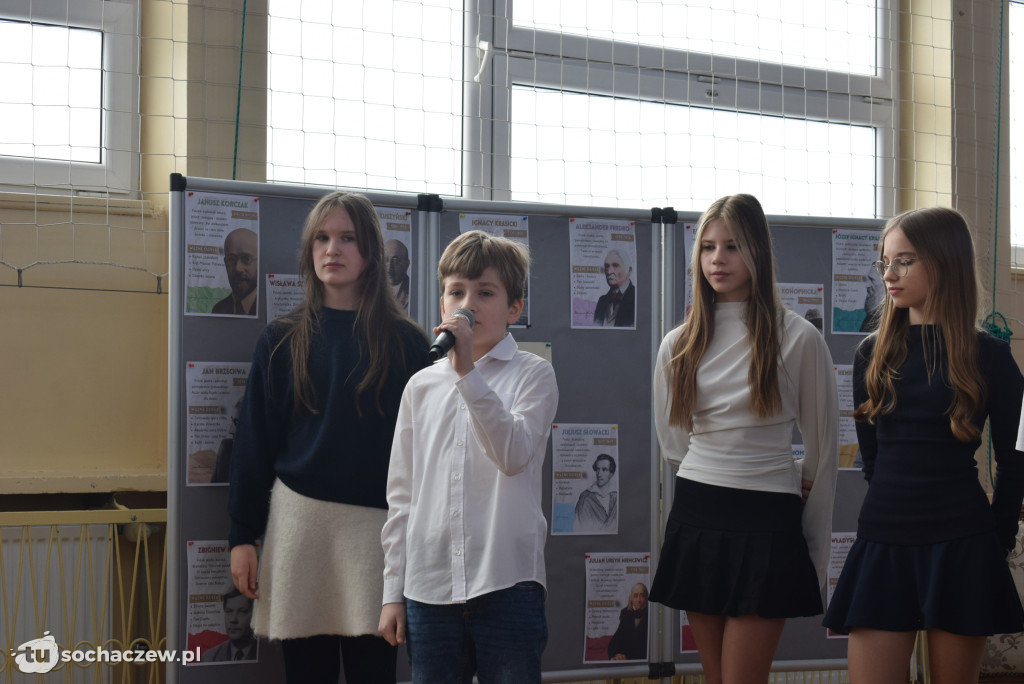 Profesor Bralczyk spotkał się z uczniami w Sochaczewie