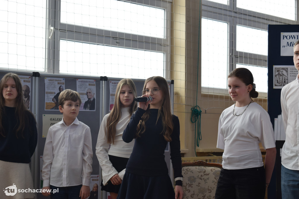 Profesor Bralczyk spotkał się z uczniami w Sochaczewie