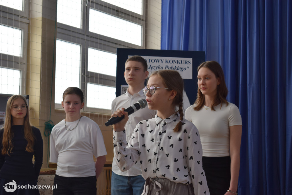 Profesor Bralczyk spotkał się z uczniami w Sochaczewie