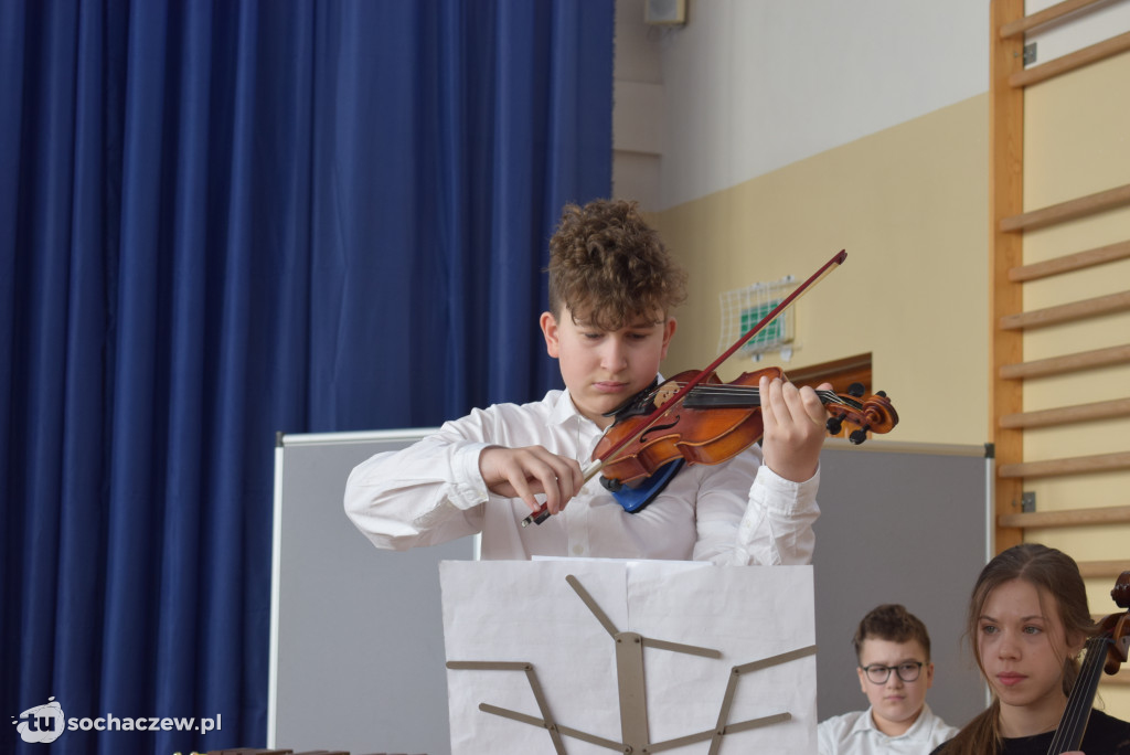 Profesor Bralczyk spotkał się z uczniami w Sochaczewie